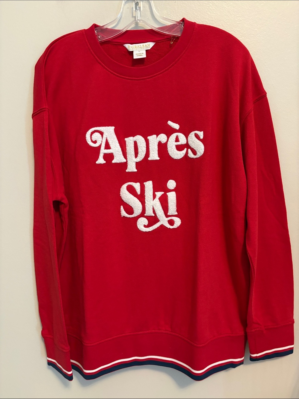Shiraleah Red Crewneck Sweatshirt with White 'Après Ski' Chenille Script